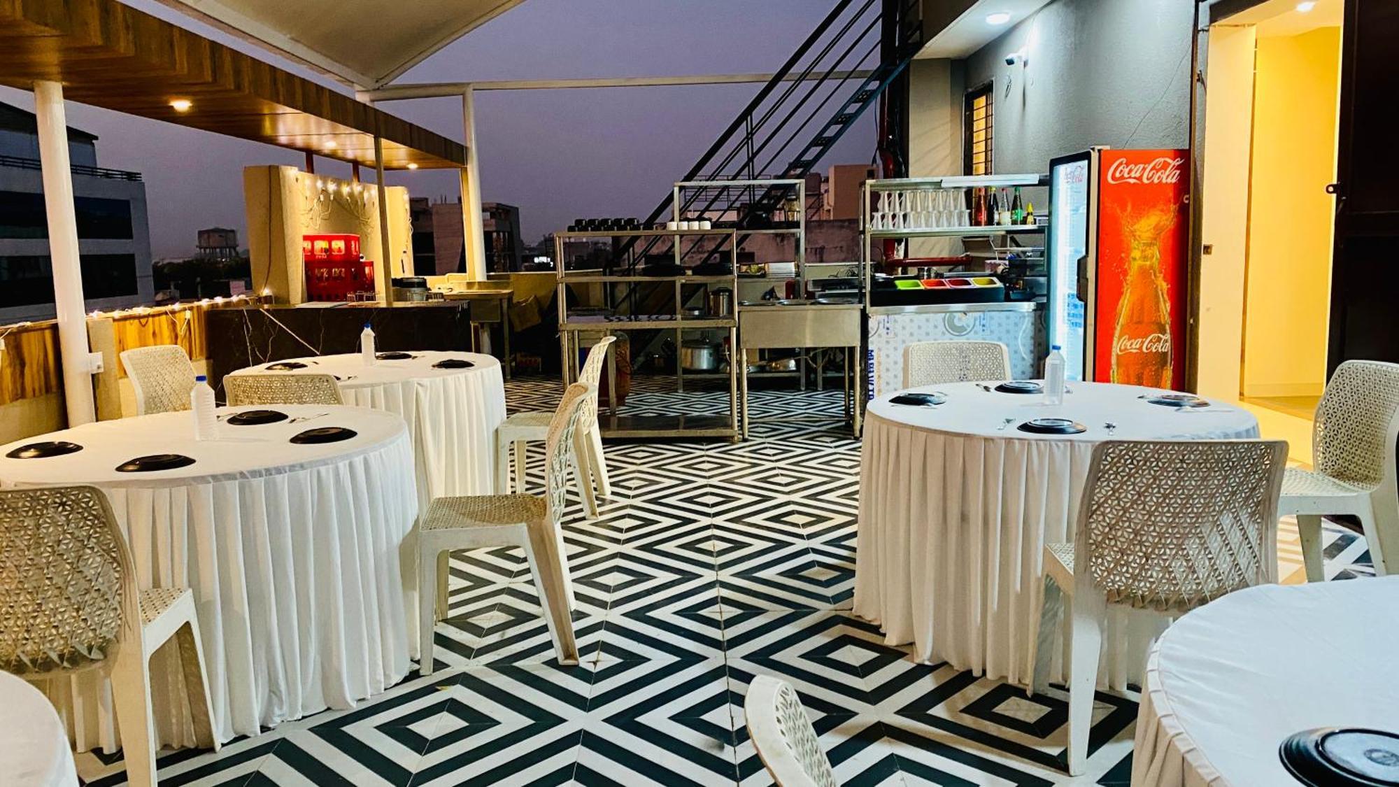 Hotel Aranyasutra Inaya, Indore Zewnętrze zdjęcie