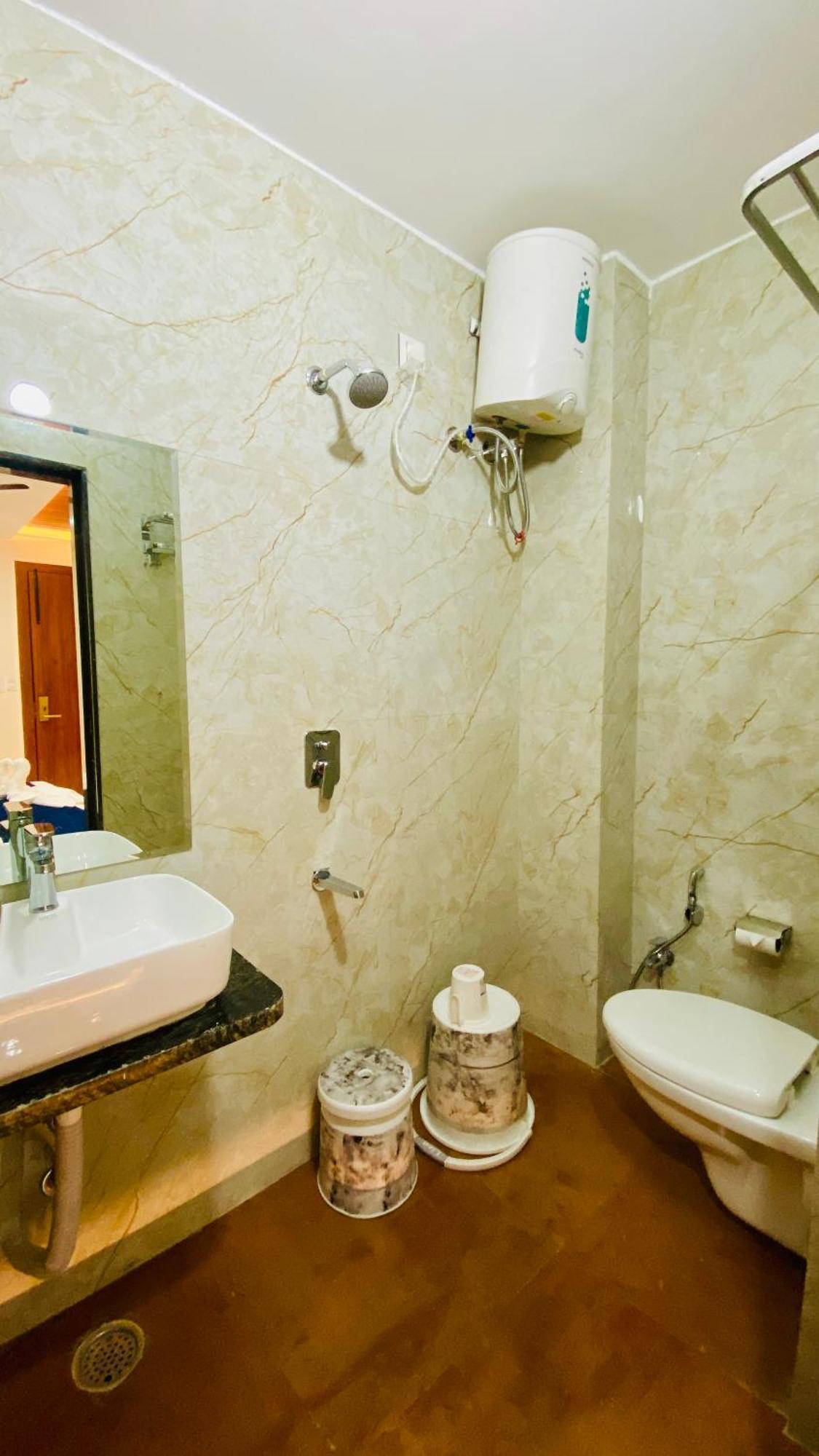 Hotel Aranyasutra Inaya, Indore Zewnętrze zdjęcie