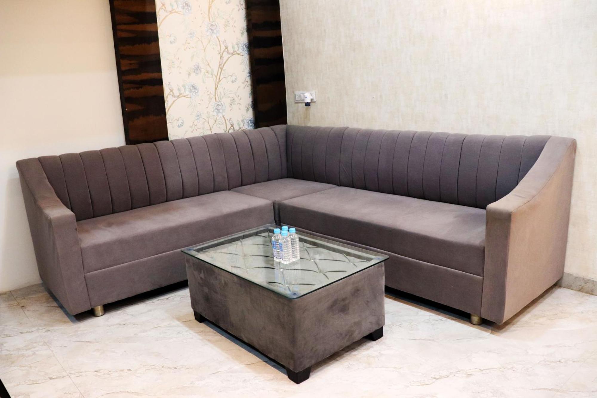 Hotel Aranyasutra Inaya, Indore Zewnętrze zdjęcie