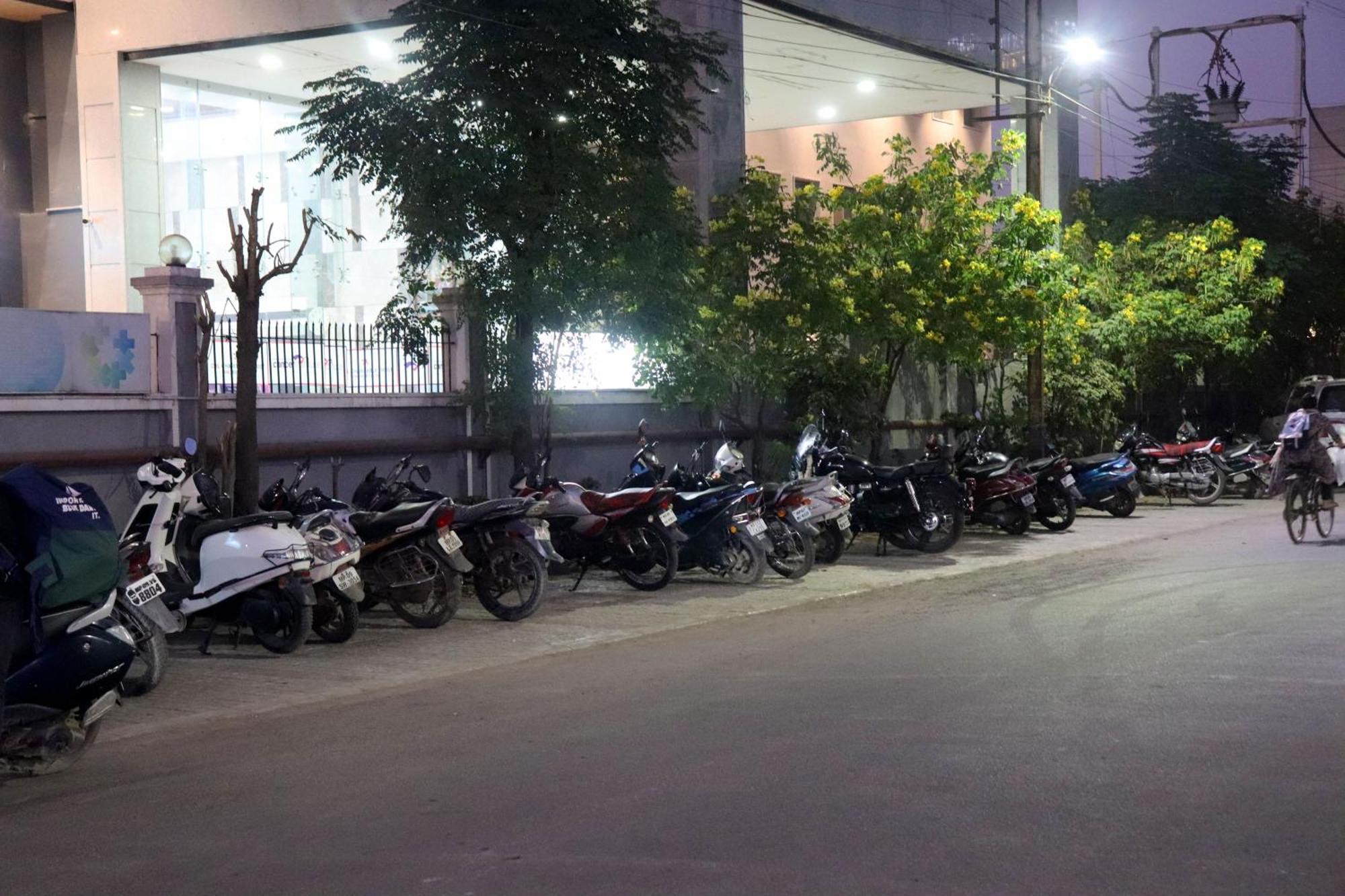 Hotel Aranyasutra Inaya, Indore Zewnętrze zdjęcie
