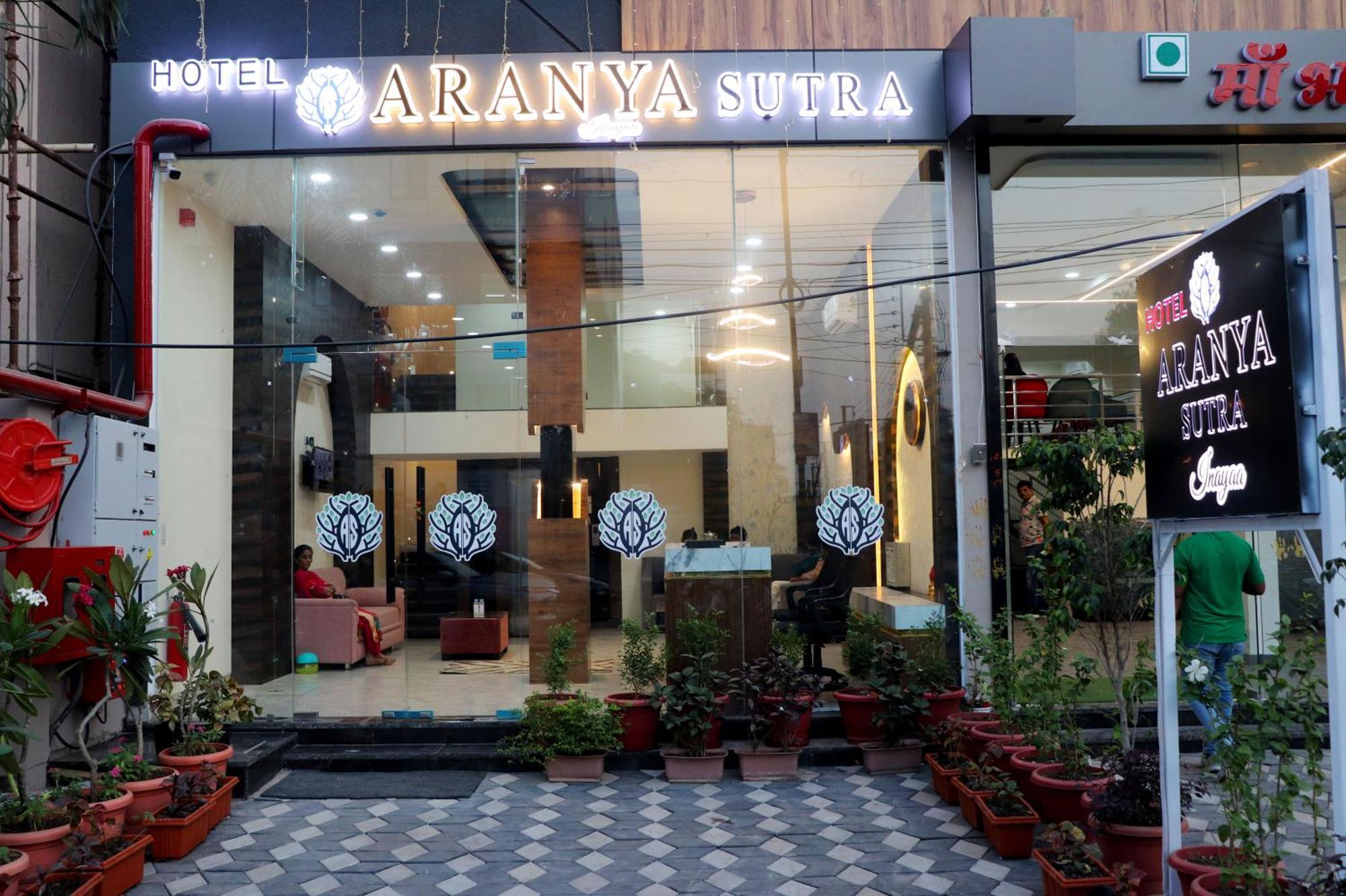 Hotel Aranyasutra Inaya, Indore Zewnętrze zdjęcie